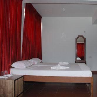 Kristal Sands Beach Resort Калангуте Екстериор снимка