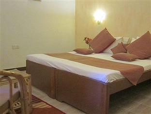 Kristal Sands Beach Resort Калангуте Екстериор снимка